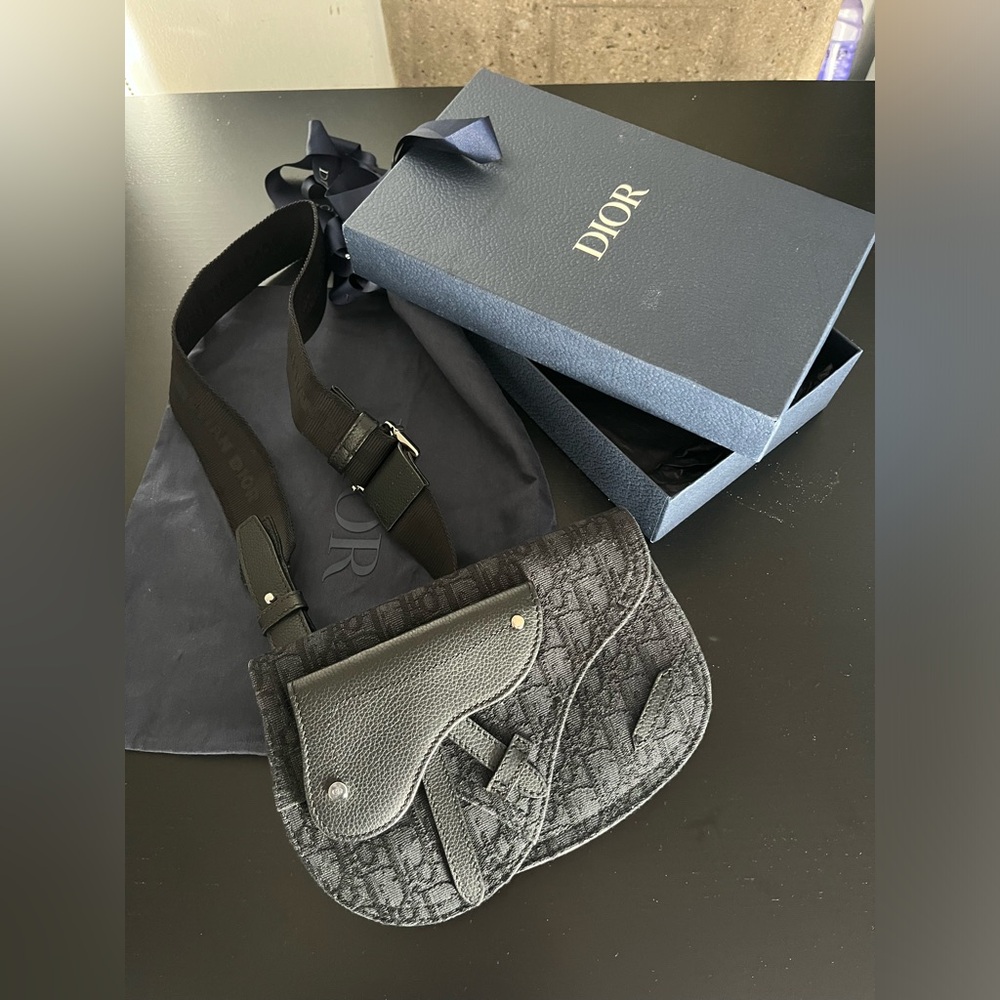 Men’s Saddle Messenger Pouch Oblique Canvas